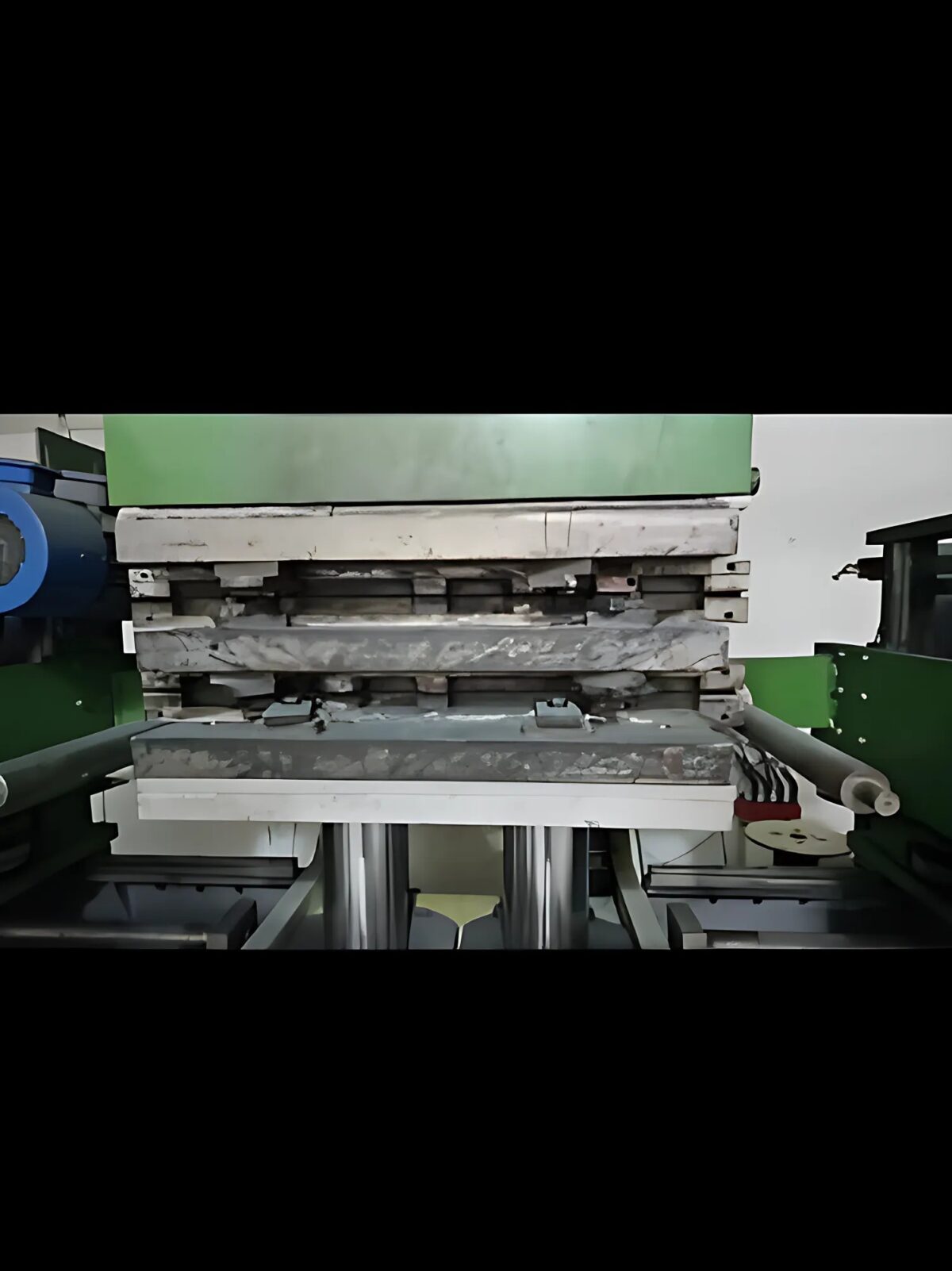 Buy | Sell Used Complete Line For Caterpillar Rubber V Belt - Image 4
